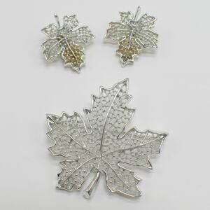 Vintage Signed Sarah Coventry Silver Maple leaf pin & clip-on earring set